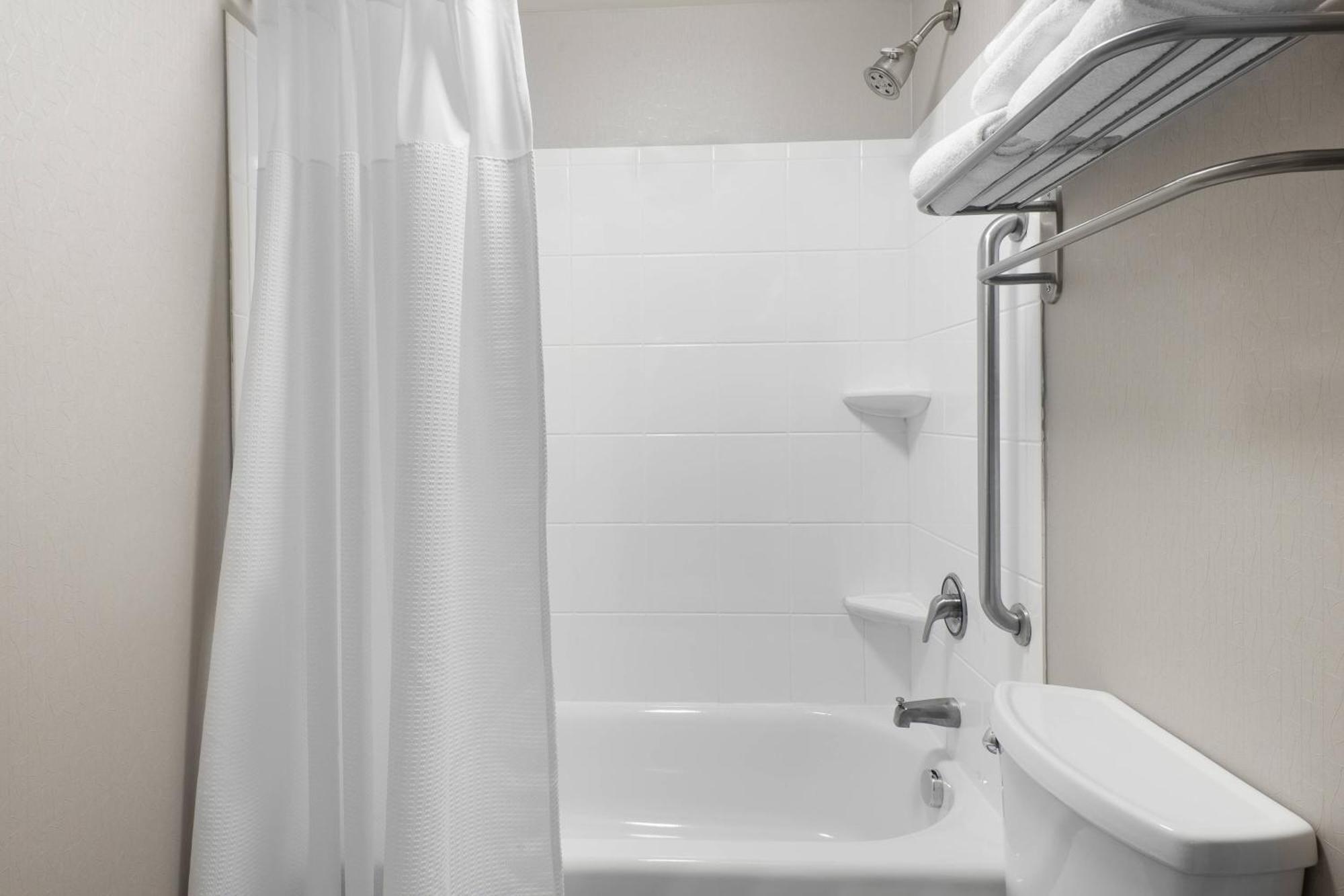 Springhill Suites By Marriott Wheeling Triadelphia Area Екстериор снимка