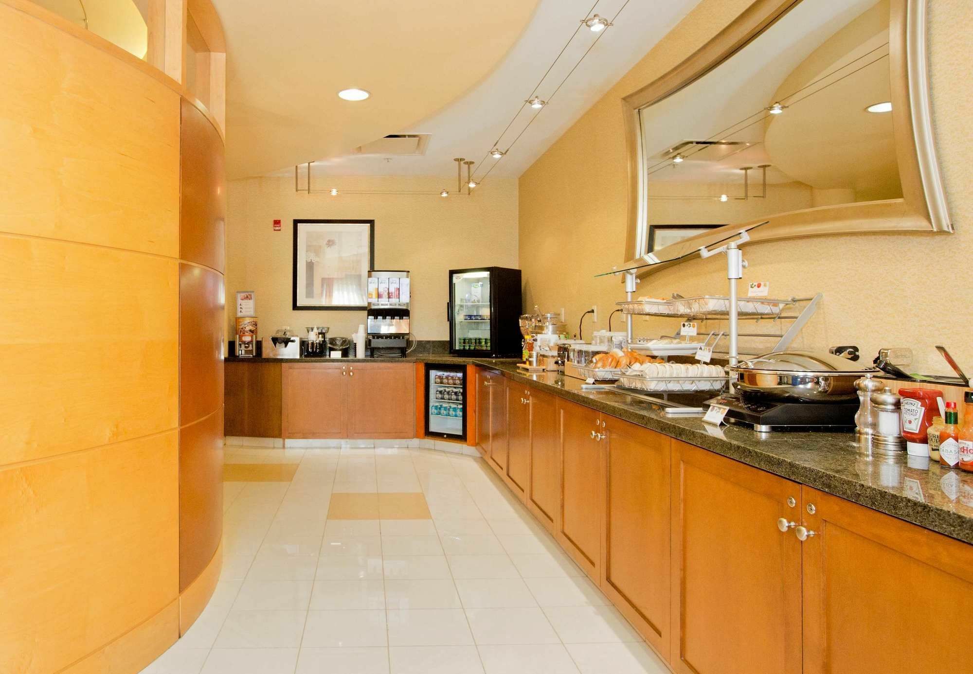 Springhill Suites By Marriott Wheeling Triadelphia Area Екстериор снимка